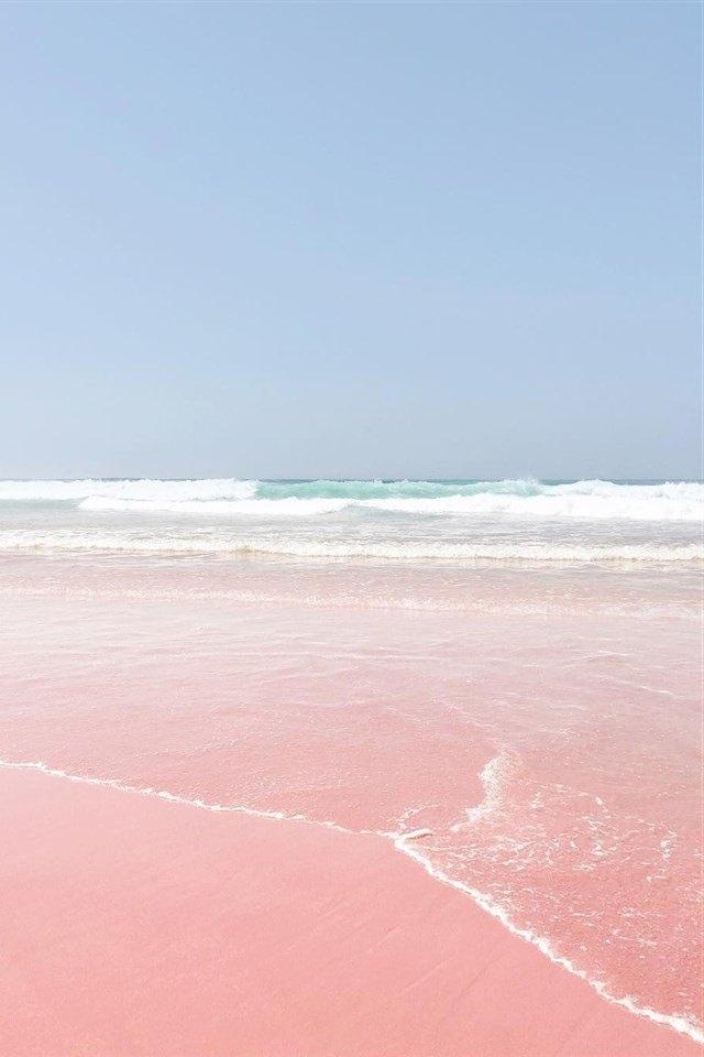 唯美粉色沙滩海岸线
