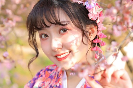 日本和服美女清纯甜美写真