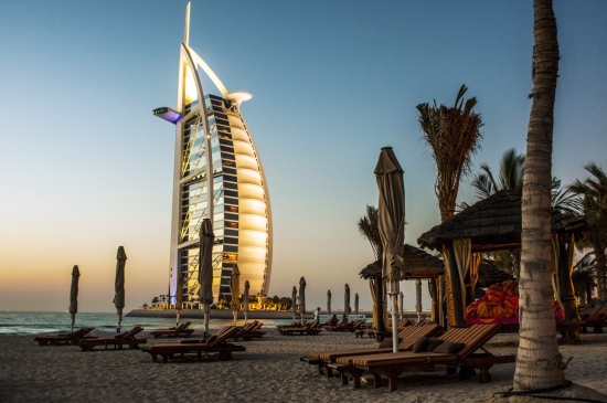 迪拜帆船酒店美丽夜景图片