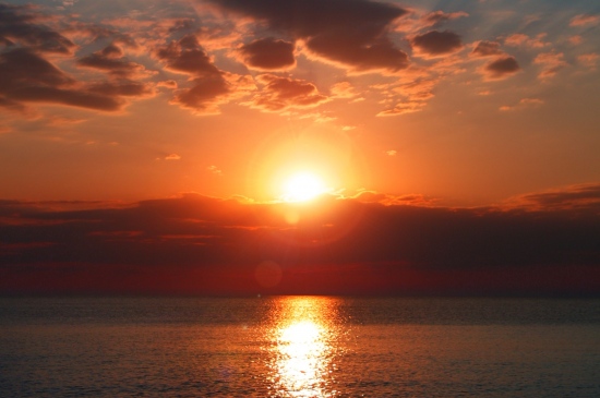 海上的金色夕阳
