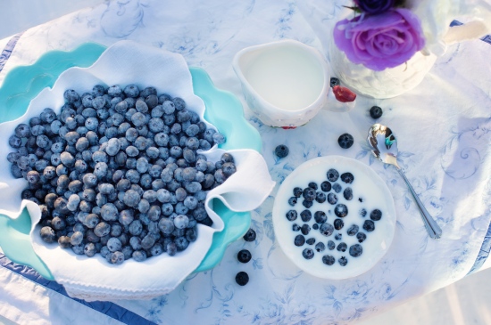 蓝莓拌酸奶