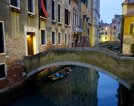 威尼斯运河宁静时光