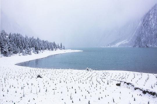 风雪然乌湖