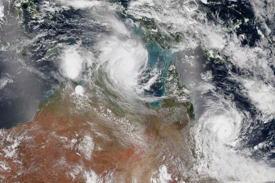 双热带气旋吹袭澳大利亚