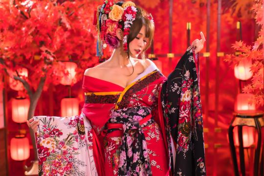 美艳动人的日本和服美女时尚写真