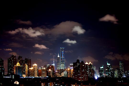 上海夜空中的云