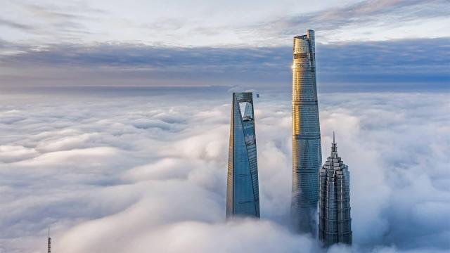 高耸入云的上海摩天大楼