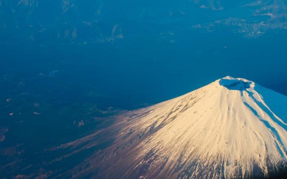 一座蕴含着自然魅力神山——富士山