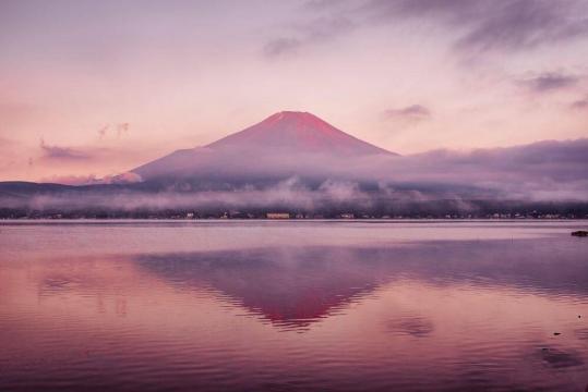 遇见神奇优美的富士山自然景观
