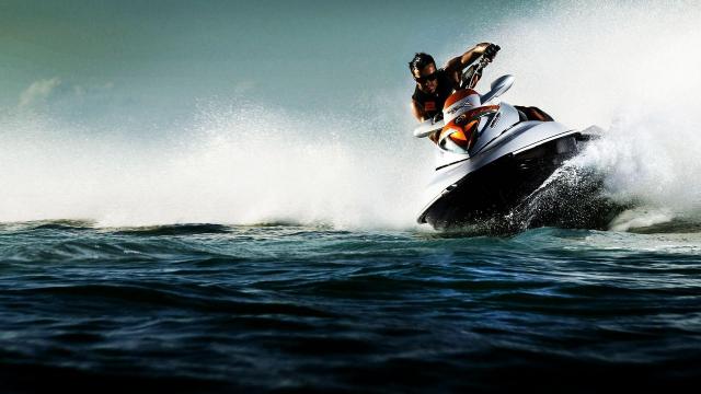 最刺激的水上竞速运动摩托艇