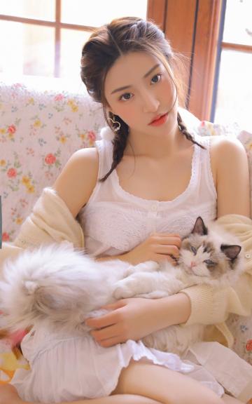 清纯软妹子和小猫咪的温馨写真