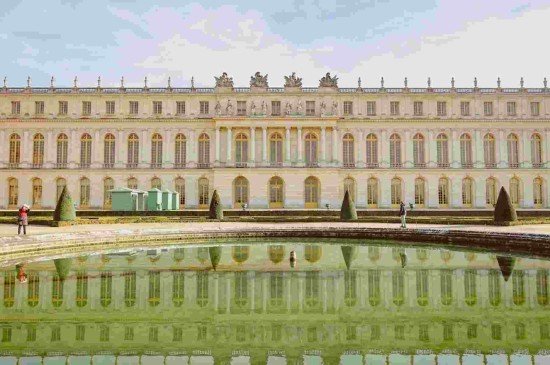 辉煌壮观的凡尔赛宫殿